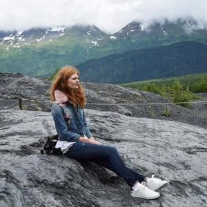 Meet your Posher, Elise